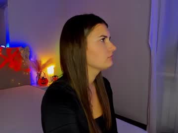 Laura live cam video preview